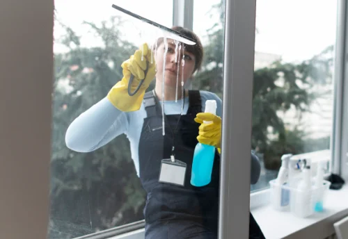 Nettoyage de vitres intérieures et extérieures à Guilers
